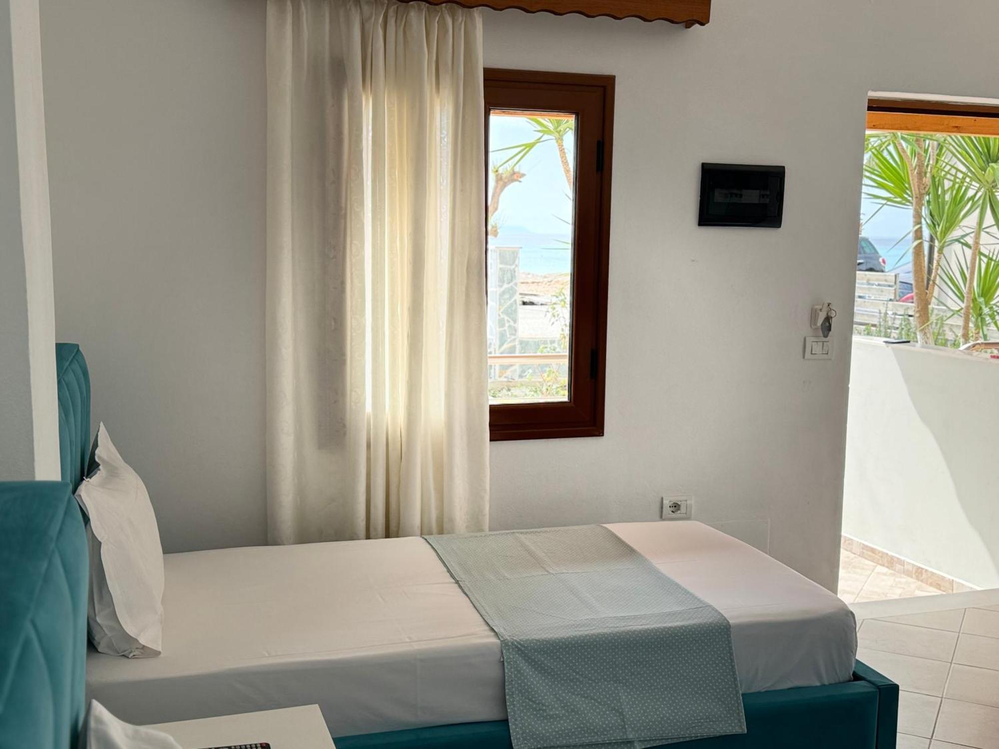 Ionian View B&B Himare Rum bild